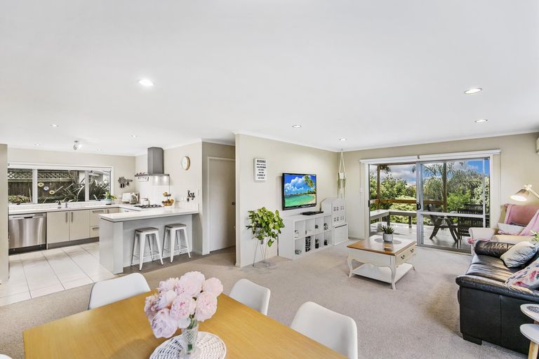 Photo of property in 30 Twomey Drive, Pukekohe, 2120