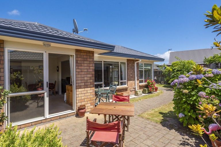 Photo of property in 4 Monterosso Place, Paraparaumu Beach, Paraparaumu, 5032