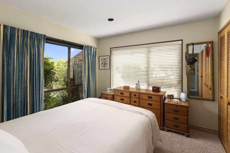 Photo of property in 1 Manu Grove, Waikanae, 5036