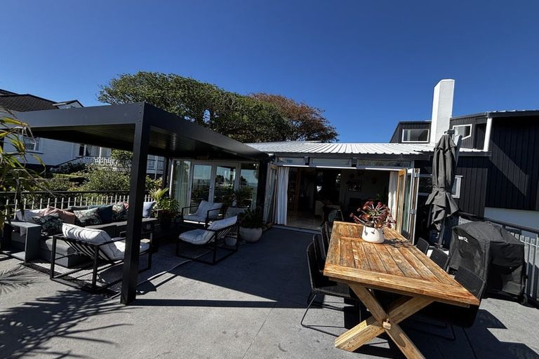 Photo of property in 163 Vivian Street, New Plymouth, 4310
