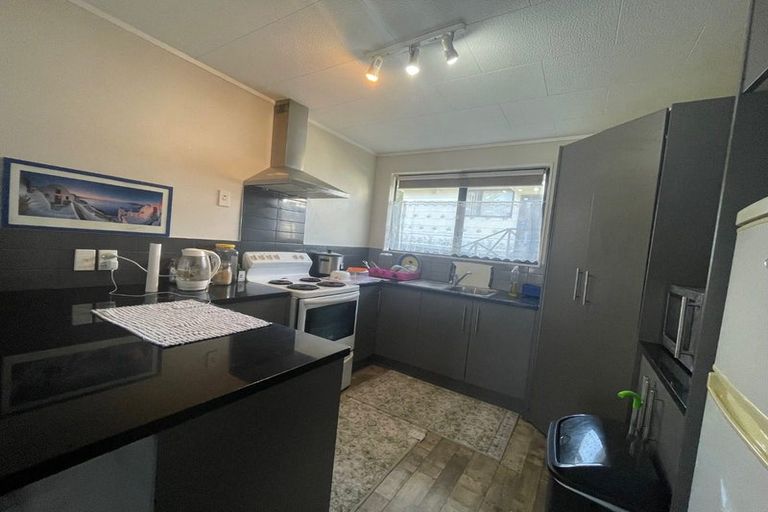 Photo of property in 10 Christmas Road, Manurewa, Auckland, 2102