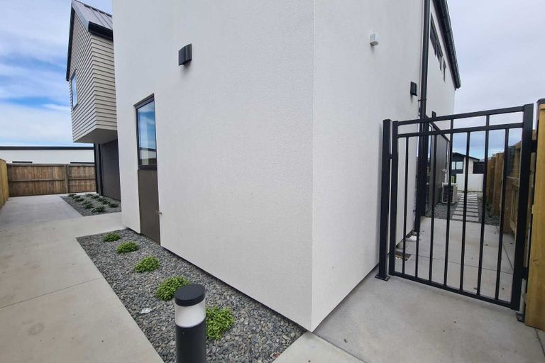 Photo of property in 8/6 Skibbereen Drive, Halswell, Christchurch, 8025