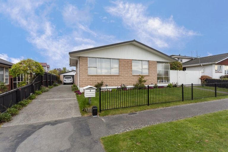 Photo of property in 8 Apollo Place, Papanui, Christchurch, 8052