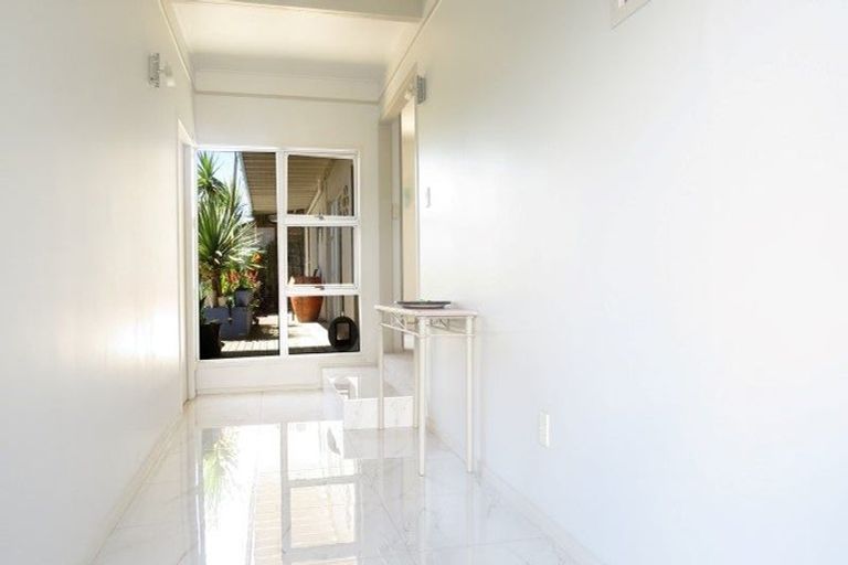 Photo of property in 35 Melandra Road, Stanmore Bay, Whangaparaoa, 0932