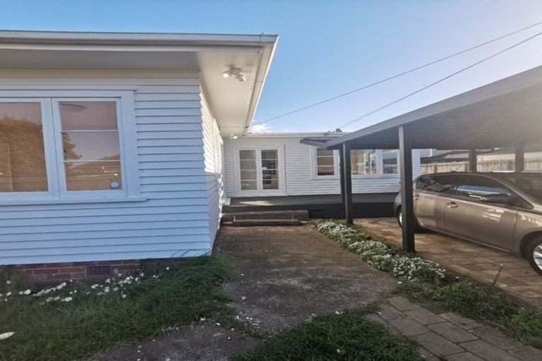 Photo of property in 13 Clendon Avenue, Papatoetoe, Auckland, 2025