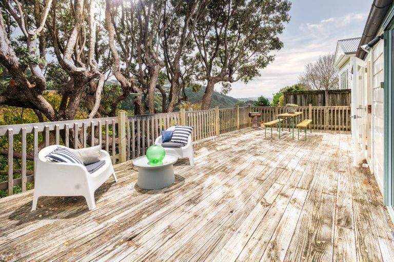 Photo of property in 16 Mariri Road, Kelburn, Wellington, 6012