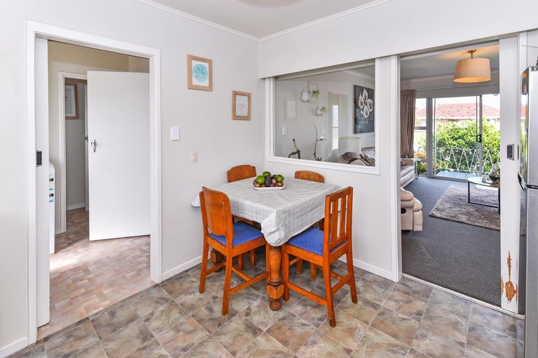 Photo of property in 2e Fraser Road, Papatoetoe, Auckland, 2025