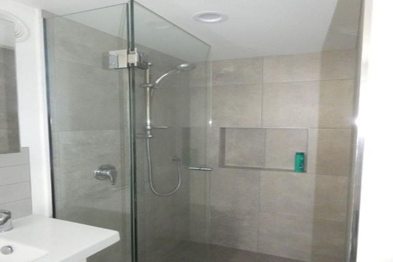 Photo of property in 92a Creswick Terrace, Northland, Wellington, 6012