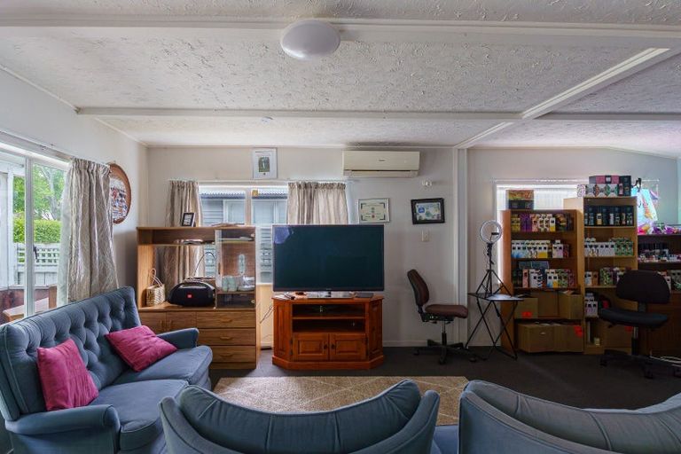 Photo of property in 910 Grove Road, Mayfair, Hastings, 4122