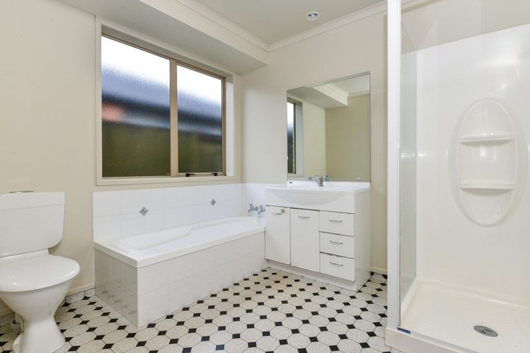 Photo of property in 5 Kingroyal Lane, Hamilton East, Hamilton, 3216