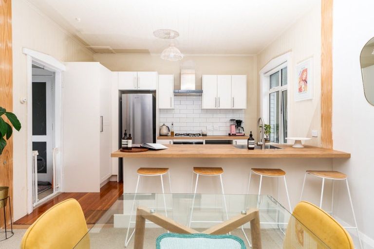 Photo of property in 2/11 Retter Street, Paparangi, Wellington, 6037