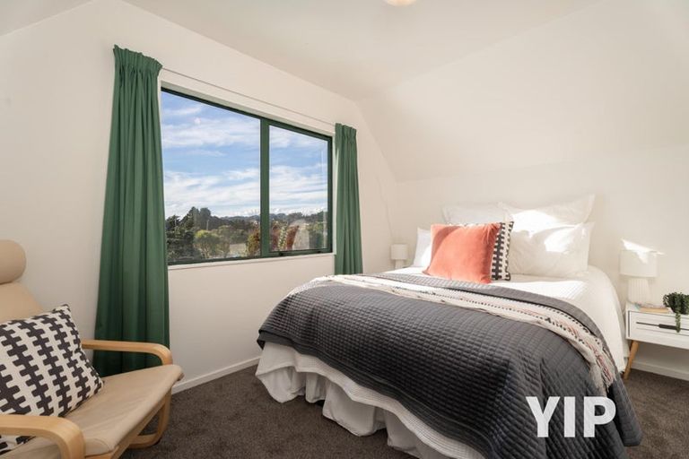 Photo of property in 32a Horokiwi Road West, Newlands, Wellington, 6037
