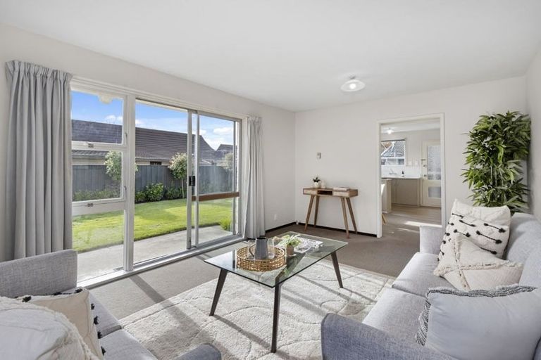 Photo of property in 124 Lake Terrace Road, Burwood, Christchurch, 8061