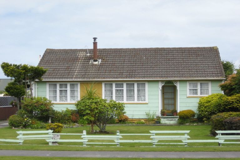 Photo of property in 56 Domett Street, Westport, 7825