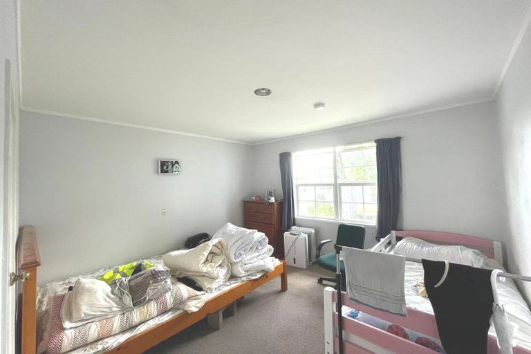 Photo of property in 32 Preston Avenue, Henderson, Auckland, 0610
