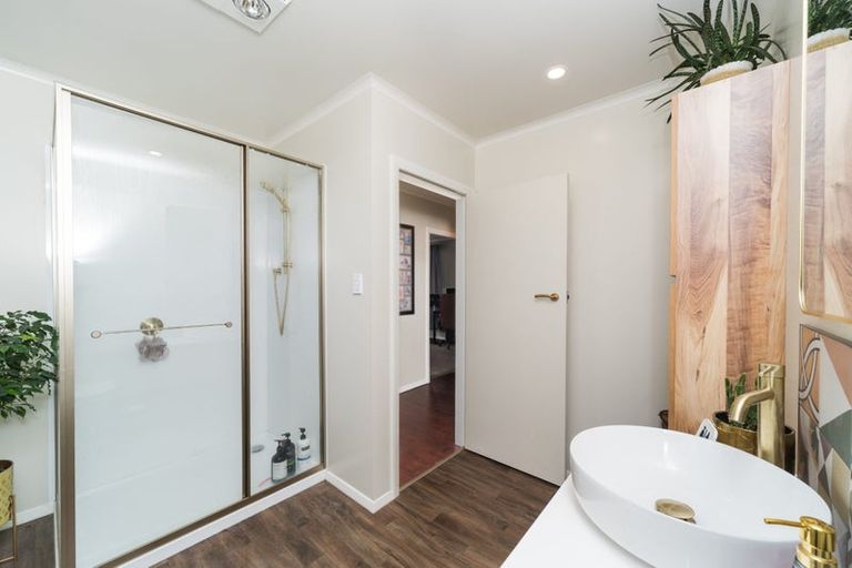 Photo of property in 16 Newbury Street, Awapuni, Palmerston North, 4412