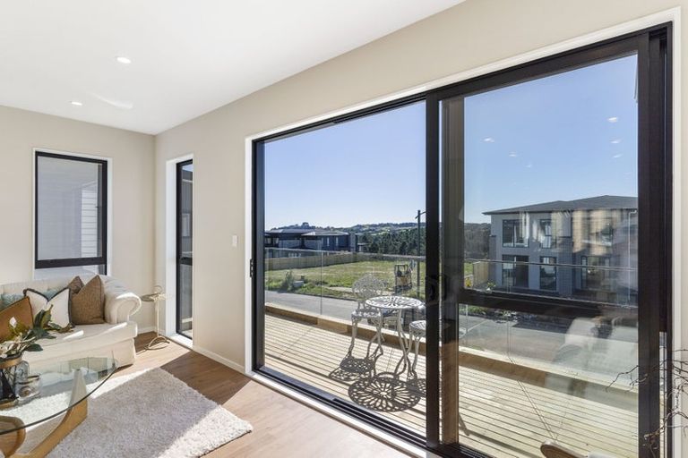 Photo of property in 32 Grand Ridge Avenue, Flat Bush, Auckland, 2019