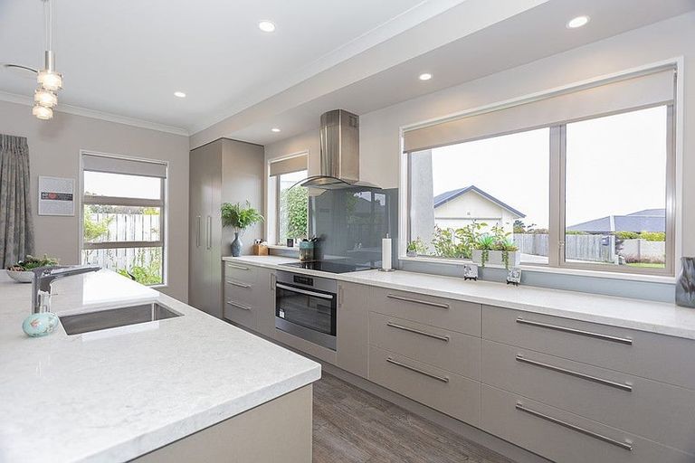 Photo of property in 12 North Ridge Drive, Oamaru North, Oamaru, 9400