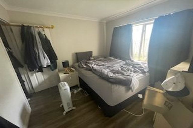 Photo of property in 27d Lyford Crescent, Sunnynook, Auckland, 0620