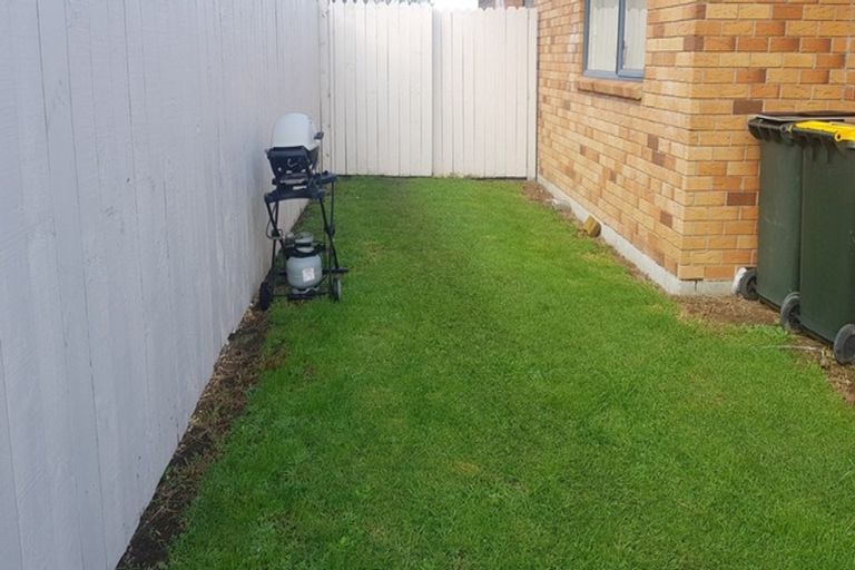 Photo of property in 8 Sam Place, Mangere, Auckland, 2022