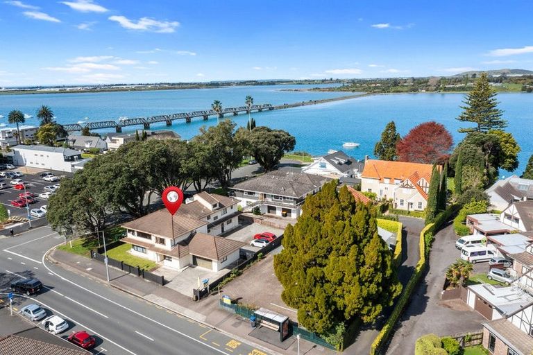 Photo of property in 182 Devonport Road, Tauranga, 3110