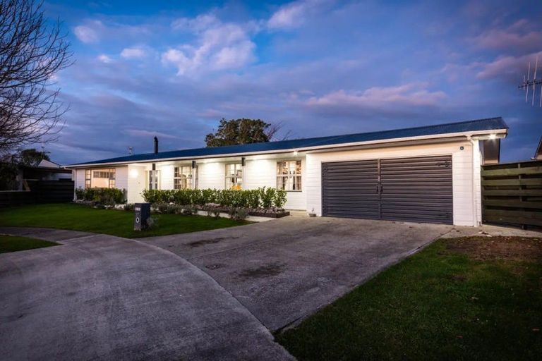 Photo of property in 17 Anaru Place, Awapuni, Palmerston North, 4412