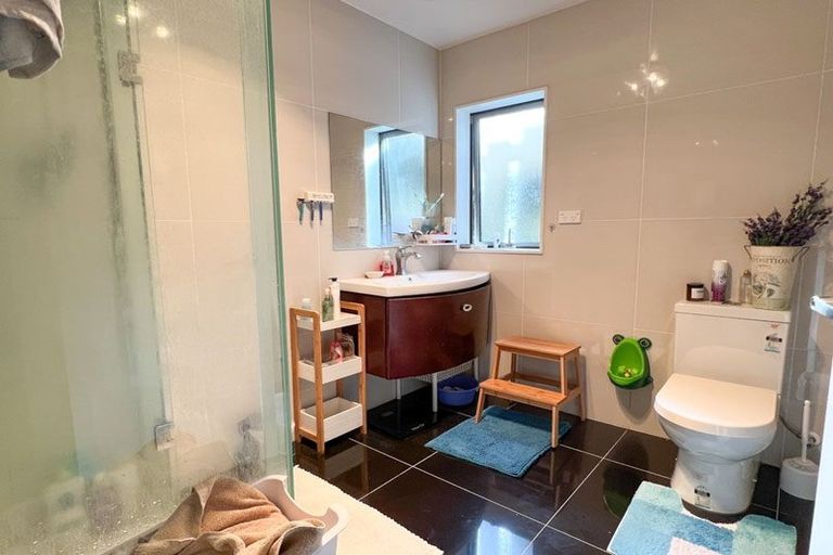 Photo of property in 126 Tamahere Drive, Glenfield, Auckland, 0629