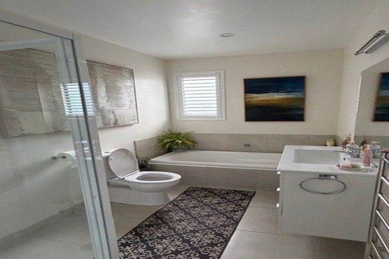 Photo of property in 1 Hovingham Court, Jacks Point, Queenstown, 9371