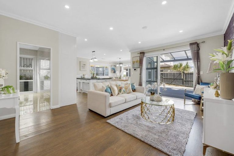 Photo of property in 16 Evelina Lane, Flat Bush, Auckland, 2019
