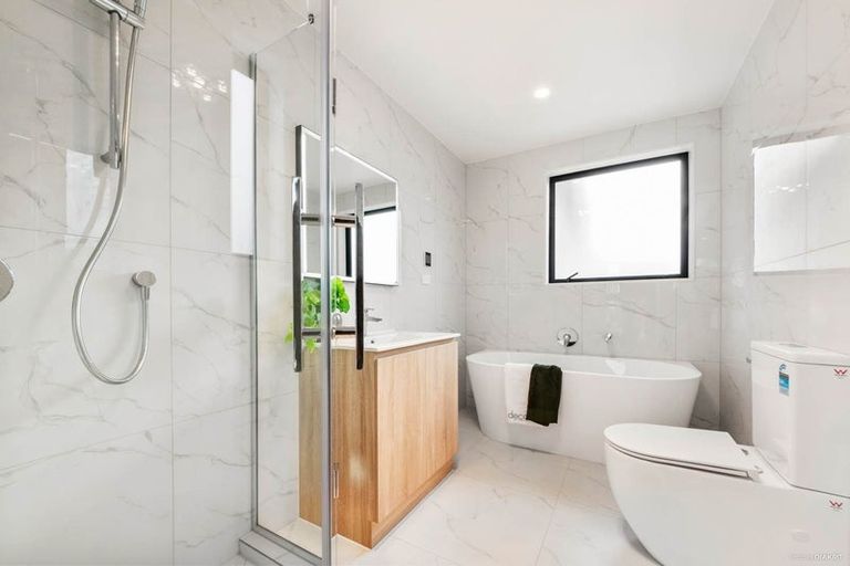 Photo of property in 108d Taikata Road, Te Atatu Peninsula, Auckland, 0610