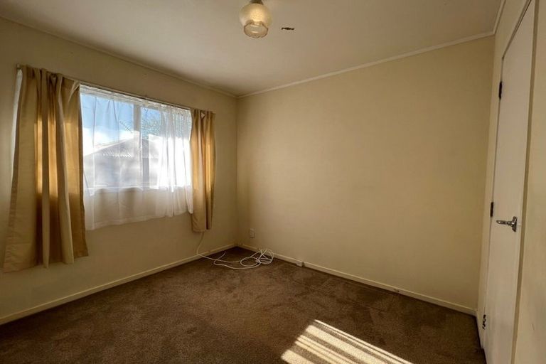 Photo of property in 2/36 Pukeroa Place, Papakura, 2110