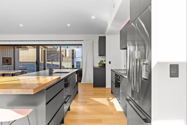 Photo of property in 7 Edenmore Terrace, Fitzherbert, Palmerston North, 4410