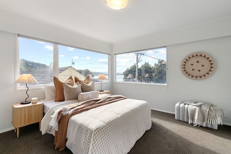 Photo of property in 318 Queens Drive, Lyall Bay, Wellington, 6022