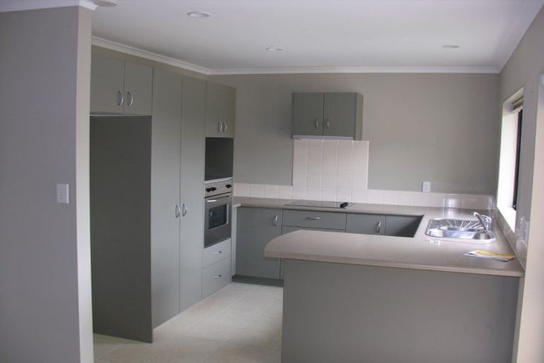 Photo of property in 32 Carrick Glen Avenue, Flat Bush, Auckland, 2019