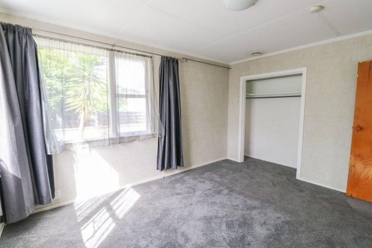 Photo of property in 143 Ruamahanga Crescent, Terrace End, Palmerston North, 4410