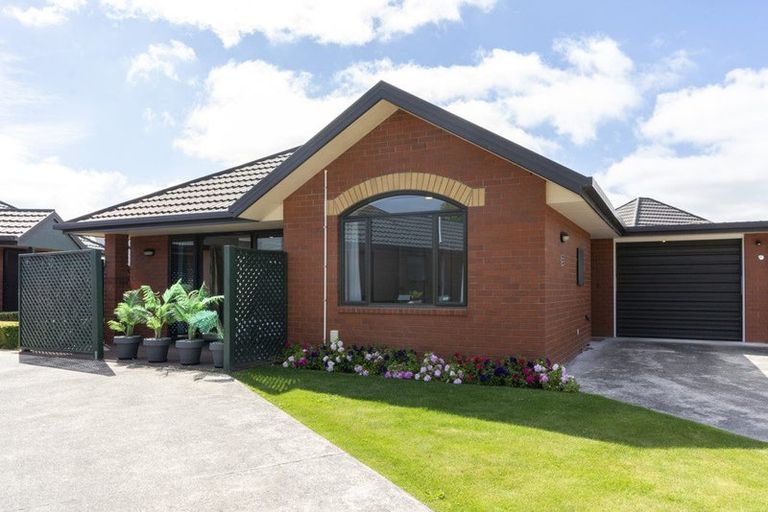 Photo of property in 17b Matawai Close, Rangiora, 7400