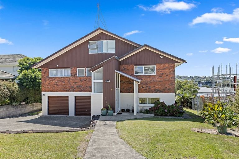 Photo of property in 2/12 Beechwood Road, Rothesay Bay, Auckland, 0630