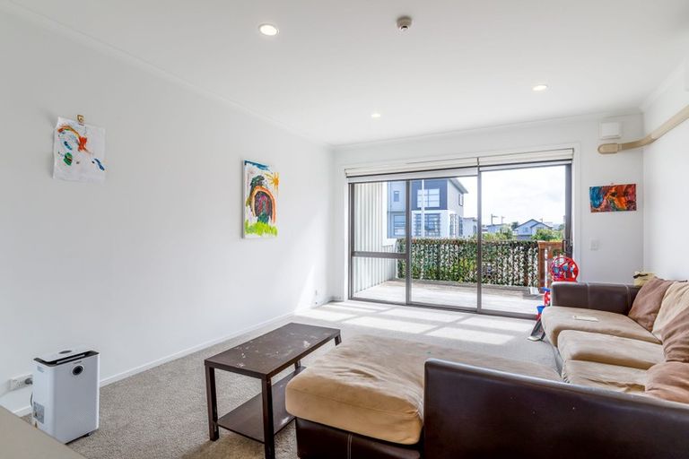 Photo of property in 2b Harakeke Road, Hobsonville, Auckland, 0618