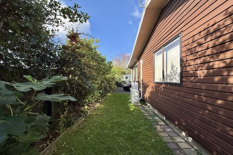 Photo of property in 14a Mason Street, Moera, Lower Hutt, 5010