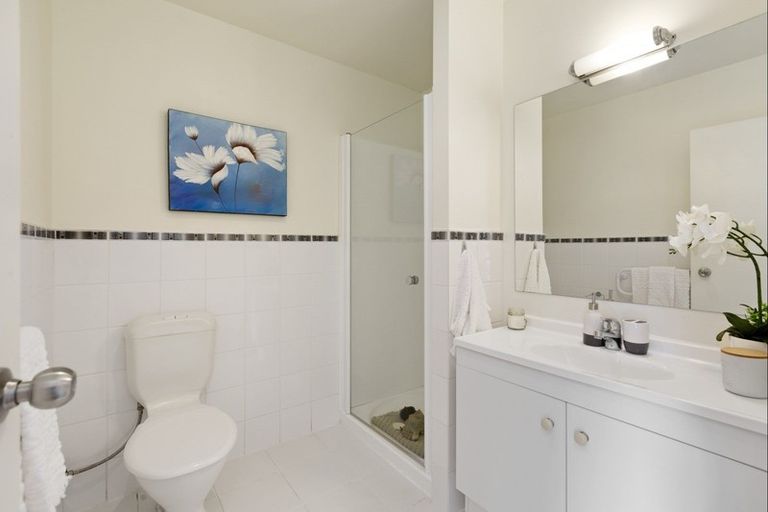 Photo of property in 33f Florence Avenue, Orewa, 0931