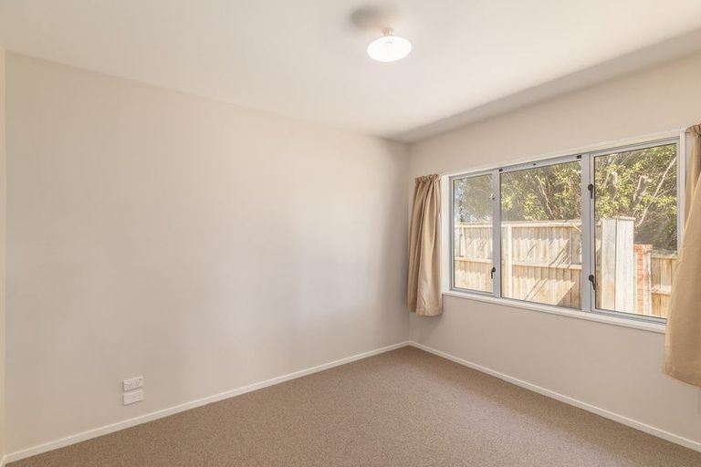 Photo of property in 18h Defoe Place, Waltham, Christchurch, 8023