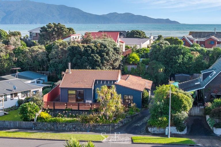 Photo of property in 179 Tutere Street, Waikanae Beach, Waikanae, 5036