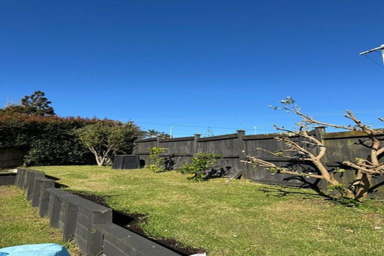 Photo of property in 55 Sunset Road, Totara Vale, Auckland, 0632