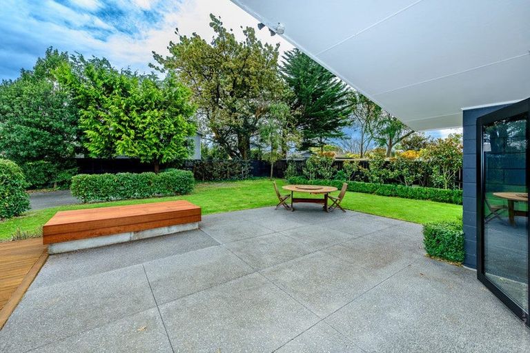 Photo of property in 16 Woodbank Street, Somerfield, Christchurch, 8024