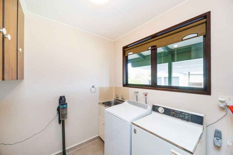 Photo of property in 9 Calder Place, Feilding, 4702