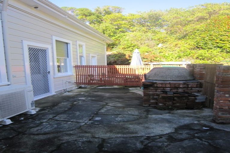 Photo of property in 36 The Parade, Island Bay, Wellington, 6023