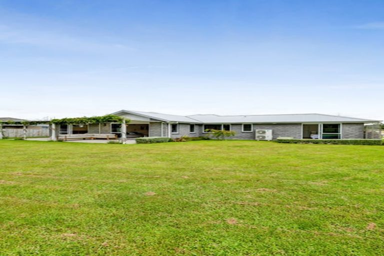 Photo of property in 2 Mercade Close, Stratford, 4332