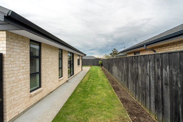 Photo of property in 28 Hartford Crescent, Rolleston, 7615