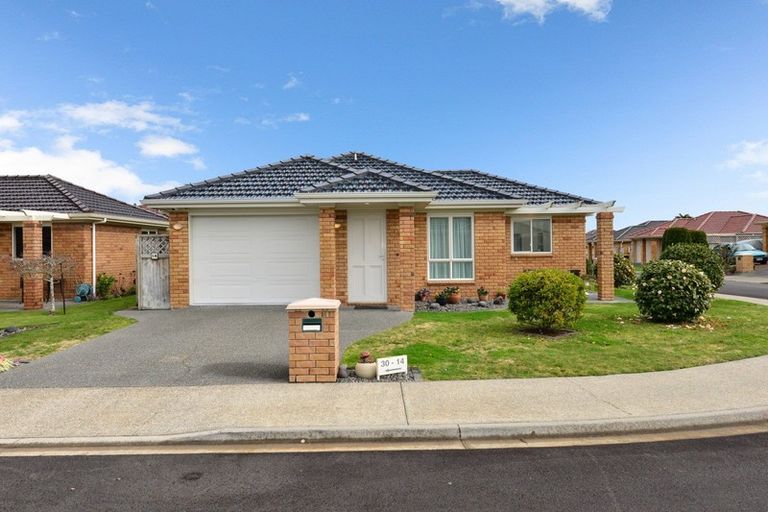 Photo of property in 14 Sovereign Isle Lane, Rototuna, Hamilton, 3210
