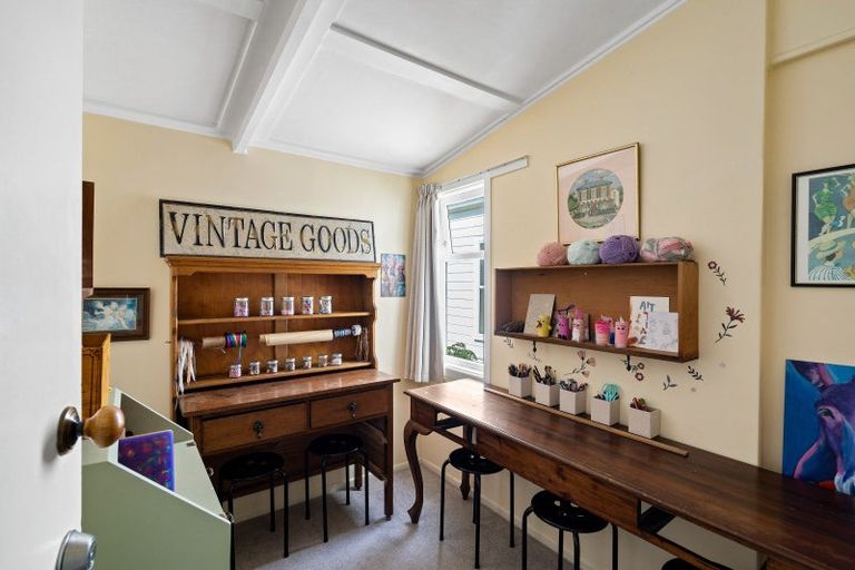 Photo of property in 13 Roslyn Road, Bluff Hill, Napier, 4110